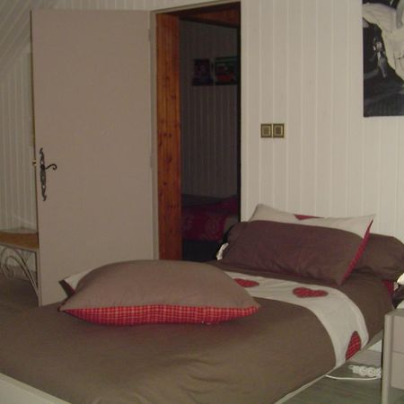 Chambre Crescia Vernouillet  Luaran gambar